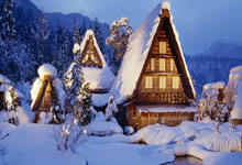 打破20+场进球荒，霍伊伦和加纳乔赛后合照庆祝胜利.